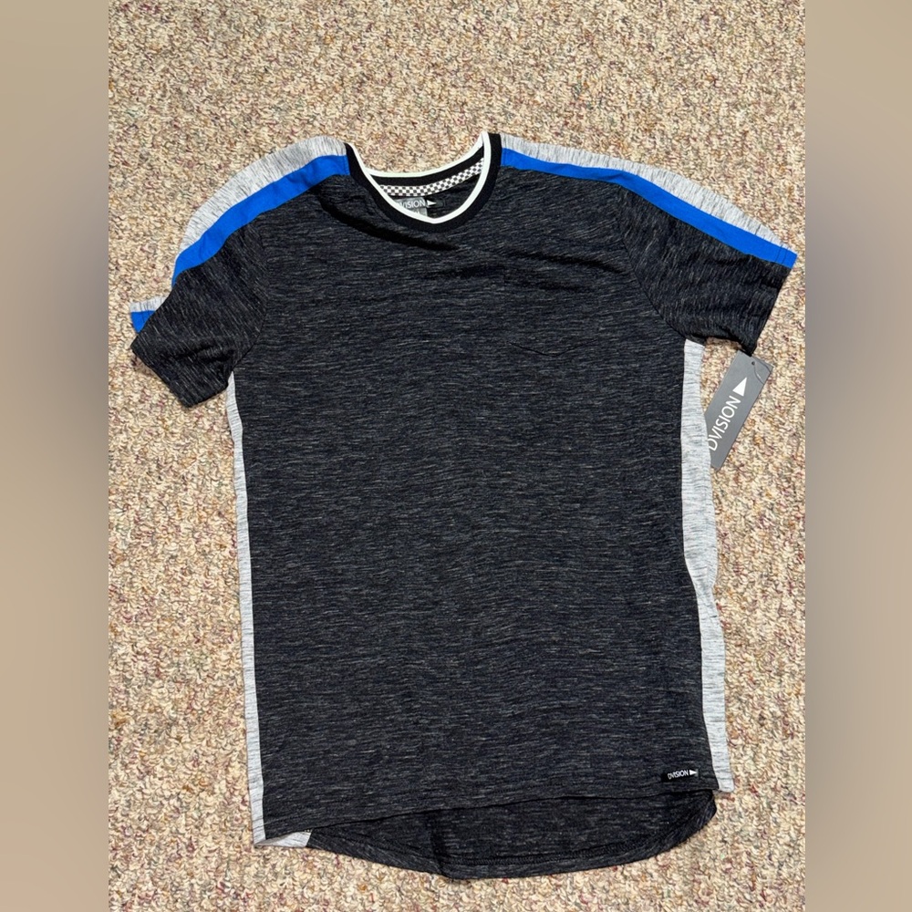 NWT Men's Division T-Shirt size medium, shirt, top‎ summer short sleeve